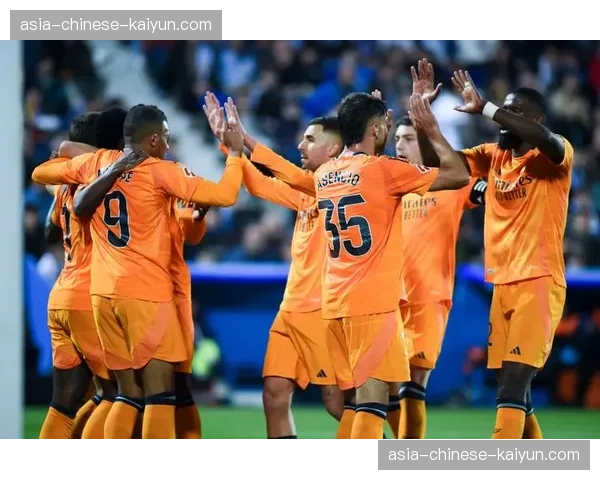 皇马2-0轻取奥萨苏纳，先赛一场暂时登顶西甲积分榜