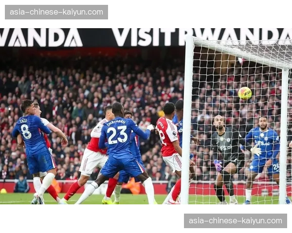 特写：阿森纳绝杀瞬间，萨卡角球区护球长达两分钟耗尽比赛时间