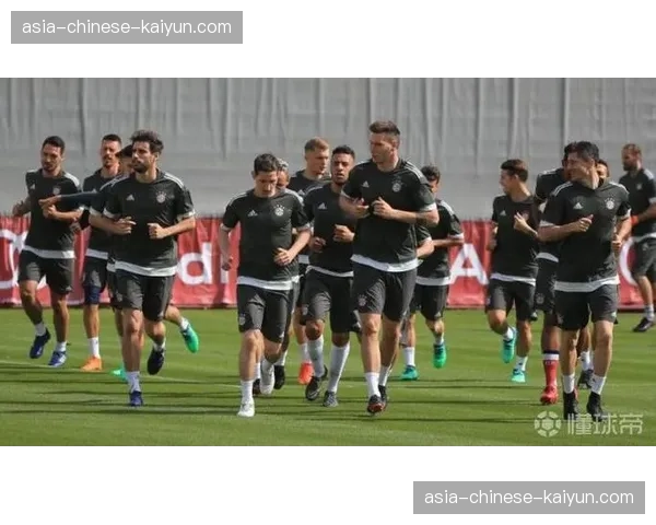 业余联赛引入职业级定位球战术手册，基层教练培训在慕尼黑展开